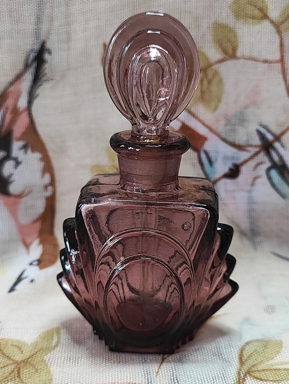 Vintage Amethyst Purple Glass Empty Perfume Parfum Bottle with Perfect Dauber